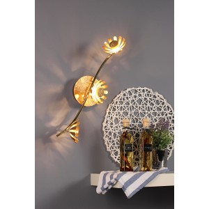 Goldene LED-Deckenleuchte Bloom-Spots, 3-flammig, im floralen Design. Dekorative Lampe für Wohnräume.