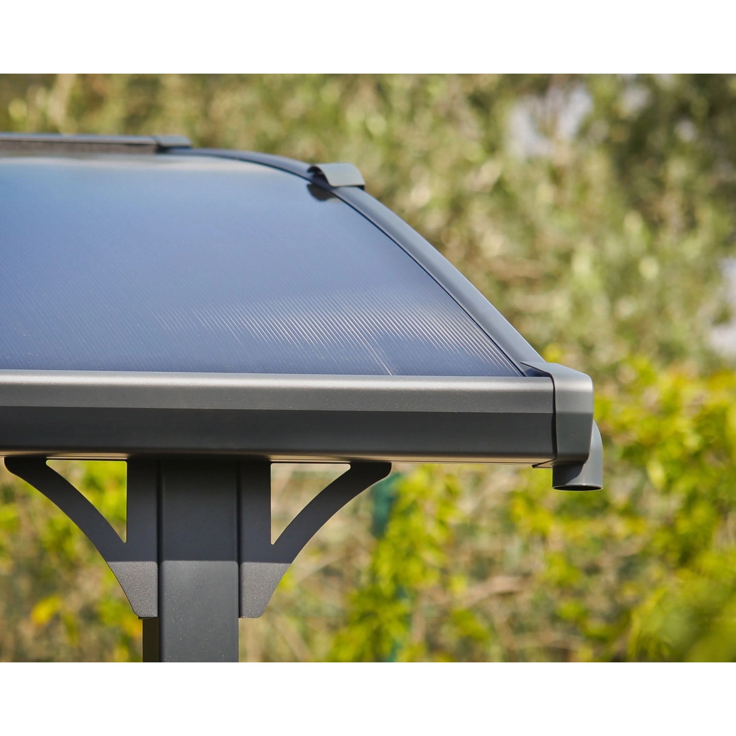 Detailaufnahme: Anthrazitfarbener Canopia Carport Arcadia 6400 mit gewölbtem Dach.