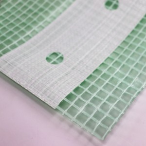 Aquagart Gitterfolie, 1,5m breit, transparent mit grünem Gitter, für Gewächshaus und Garten.