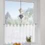 Gardinia Klebehaken am Fenster mit Deko-Herz und weißem Rollo. Werkzeuglose Montage.