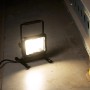LED-Arbeitsleuchte 50W, 4200lm, 4000K, IP65. Robuster Baustrahler für Innen- und Außenbereiche.