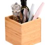 Kesper Utensilienbox aus Bambus (FSC®) mit Küchenutensilien wie Messer, Pfeffermühle und Ölflasche.