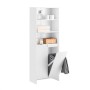 SoBuy Hochschrank BZR155-W: Weißer Badschrank mit Wäschesack und offenen Regalfächern.