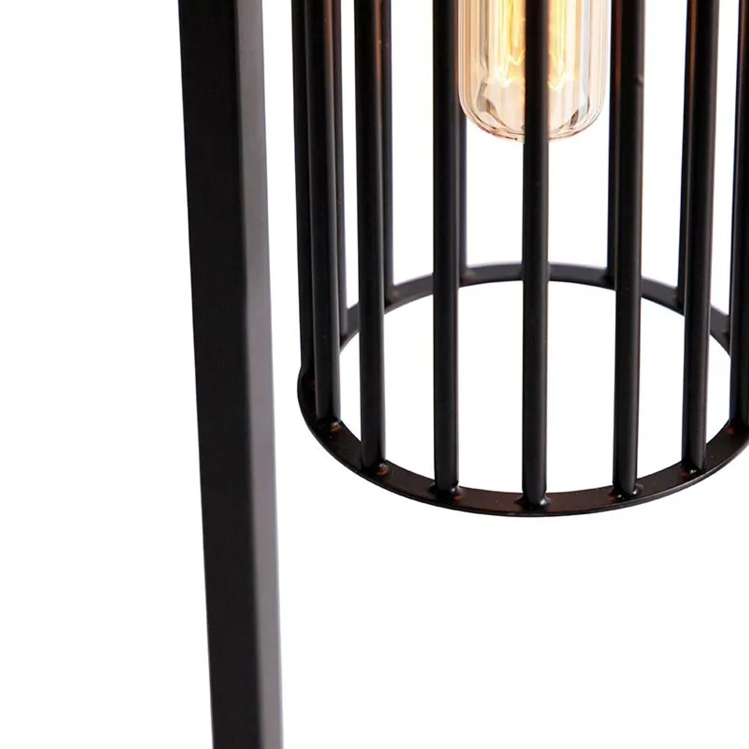 Detailaufnahme: Schwarze QAZQA Tischlampe Balenco Wazo, moderne Innenleuchte mit Käfigdesign.