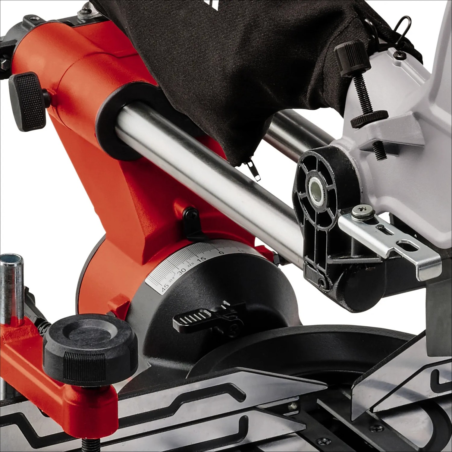 Detailaufnahme der Einhell TE-SM 10 L Dual Zug-Kapp-Gehrungssäge mit Winkelskala und Spänefangsack.