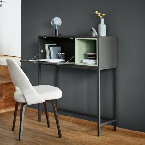 Anthrazitfarbener Schreibtisch mit Stuhl und Alpina Lack "Stille des Vulkans®".