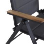 Detailansicht: Anthrazitfarbener Siena Garden Klappsessel Tesor mit Teakholz-Armlehne.