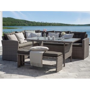 Graues Beliani Lounge Set 177x234x74 mit Tisch, Bank und Ecksofa im Garten.