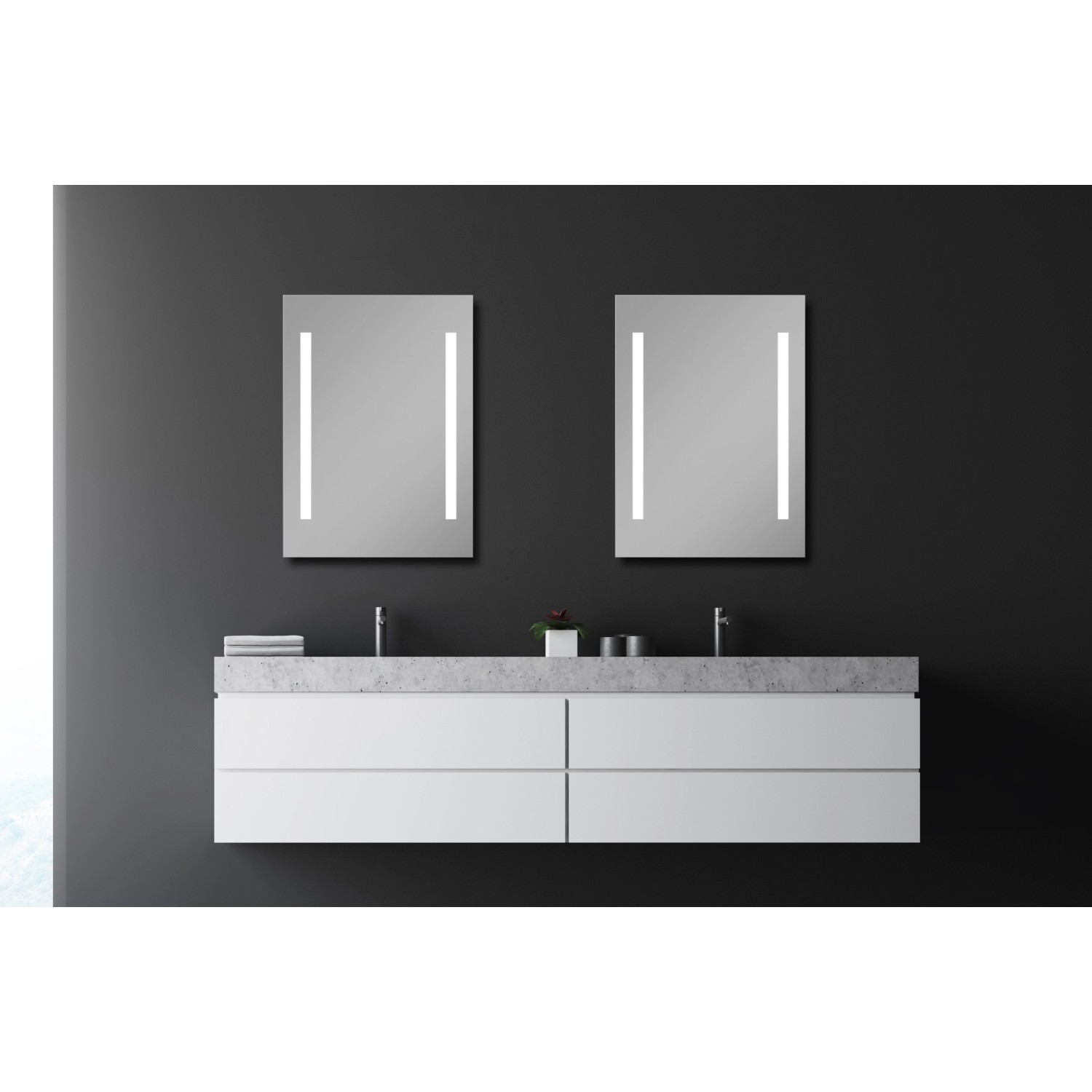 Zwei DSK Design LED-Lichtspiegel Silver Beam 50x70 cm im modernen Badezimmer.