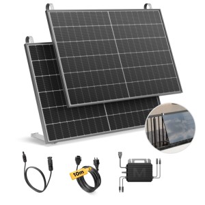 Solakon Balkonkraftwerk: 2 Solarmodule, Wechselrichter, 10m Kabel und Balkonhalterung als steckerfertiges Photovoltaik-Komplettset.