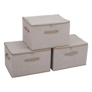 Drei beige Vliesstoff Aufbewahrungsboxen mit Deckel und Griffen, faltbar, für Schrank & Regal. 3er-Set Organizer.