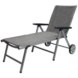 Graues Beautissu Marbella Handtuch (200x70cm) auf einer Sonnenliege. Frottee-Liegenauflage mit Kapuze.