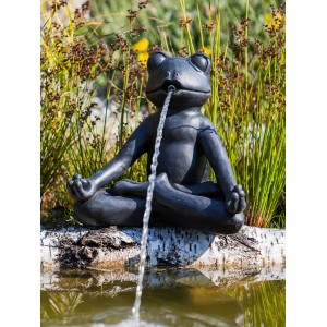 Heissner Yoga-Frosch Teichfigur, 23 cm hoch, als Wasserspeier für Gartenteiche.