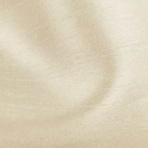Detailaufnahme des beigen Arsvita Dekoschals Alessia, Fenstervorhang mit leichter Struktur.