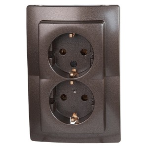 Kopp 2-fach Steckdose Paris, palisanderbraun, für Unterputzmontage.