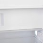 Innenansicht Telefunken Einbaukühlschrank: Gefrierfach und Temperaturregler.