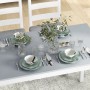 Grau-weiße Kiefernholz Essgruppe mit Tisch, Bank und Stühlen. Modernes Design für 4 Personen.
