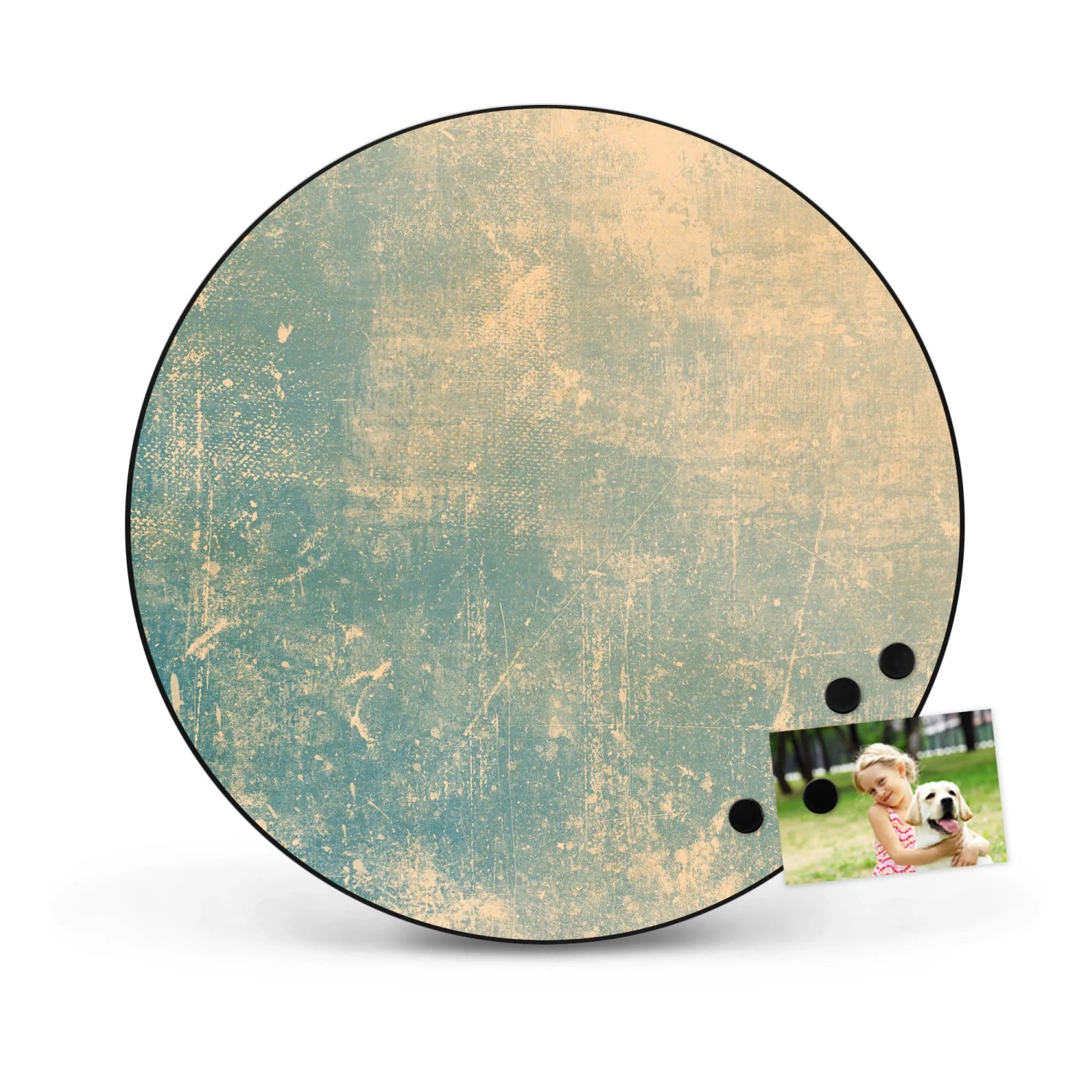 Runde, schwarze Magnettafel (47cm) mit grün-beige Patina-Motiv und Foto als Wanddekoration.