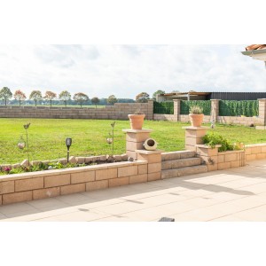 Diephaus Canta Mauer Halbsteine in Sandsteinoptik als Garteneinfassung und Dekoration.