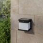 Schwarze Philips Solar-Außenwandleuchte Diara mit Bewegungssensor an einer Wand.