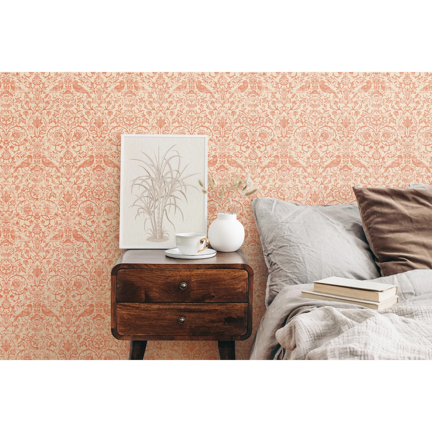 Marburg Vliestapete mit Blättern und Vögeln in Rot, florales Design im Schlafzimmer.