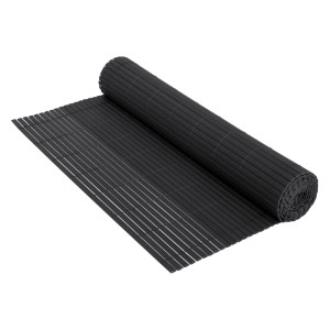 Anthrazitfarbene PVC Sichtschutzmatte, teilweise aufgerollt. Ideal für Zaunbau und als Windschutz.