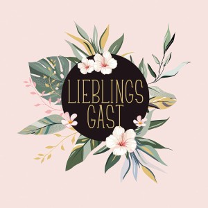 Papierservietten mit Blumen und dem Spruch "Lieblingsgast", mehrfarbig.