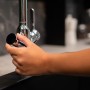 Hand betätigt VIZIO 3-Wege Küchenarmatur mit schwenkbarem Auslauf, verchromt.