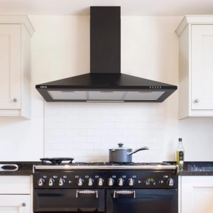 Schwarze CIARRA Dunstabzugshaube 90 cm mit LED-Beleuchtung in moderner Küche. 3 Stufen, Abluft und Umluft.
