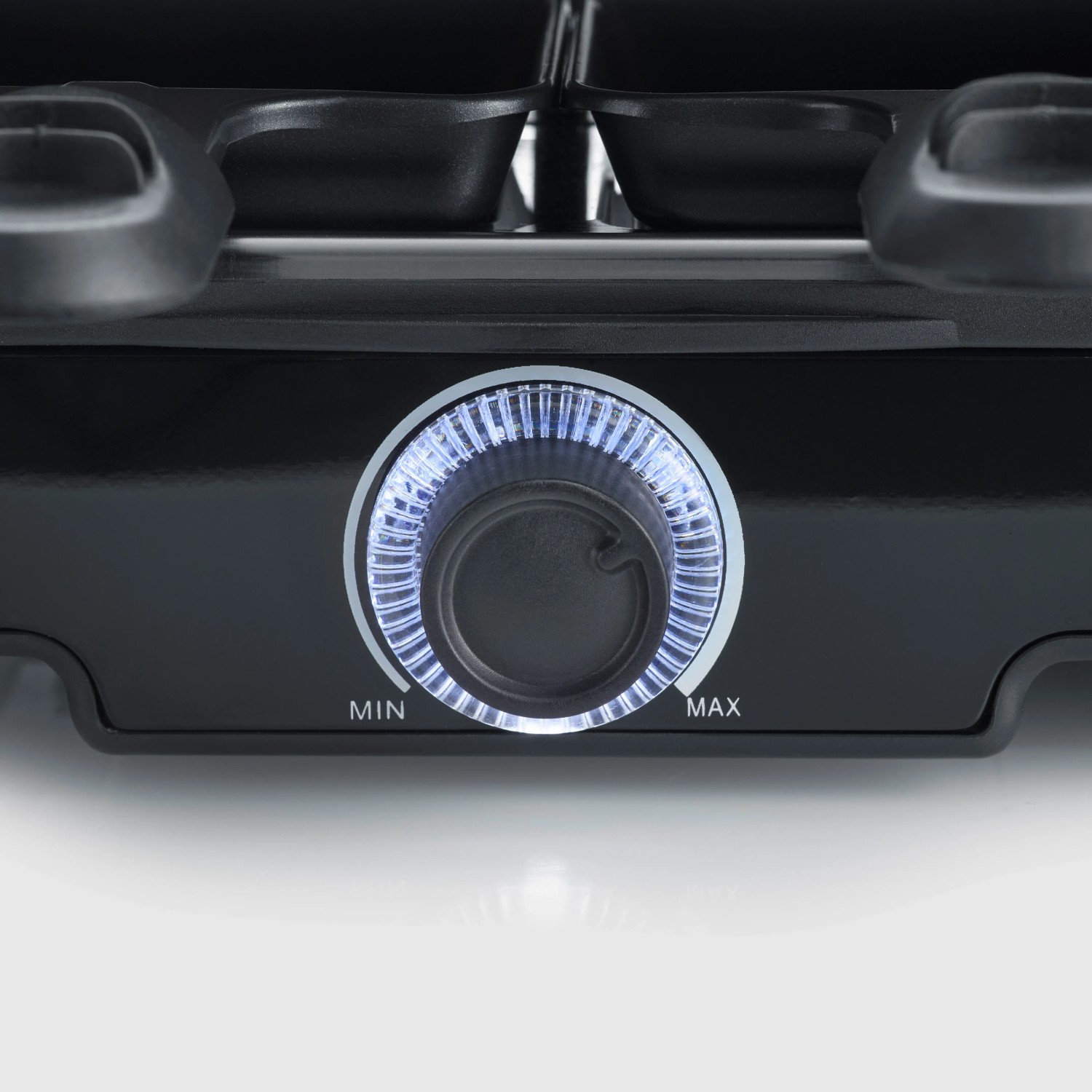 Detailaufnahme: Severin Raclette-Grill RG 9670 mit Temperaturregler und Kontrollleuchte.