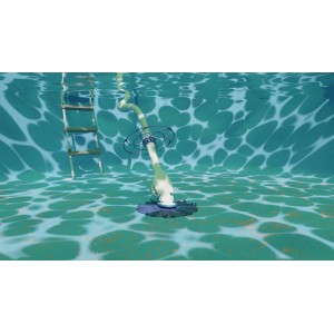 Weißer Gre Automatik-Poolreiniger für Wand und Boden im Einsatz unter Wasser.