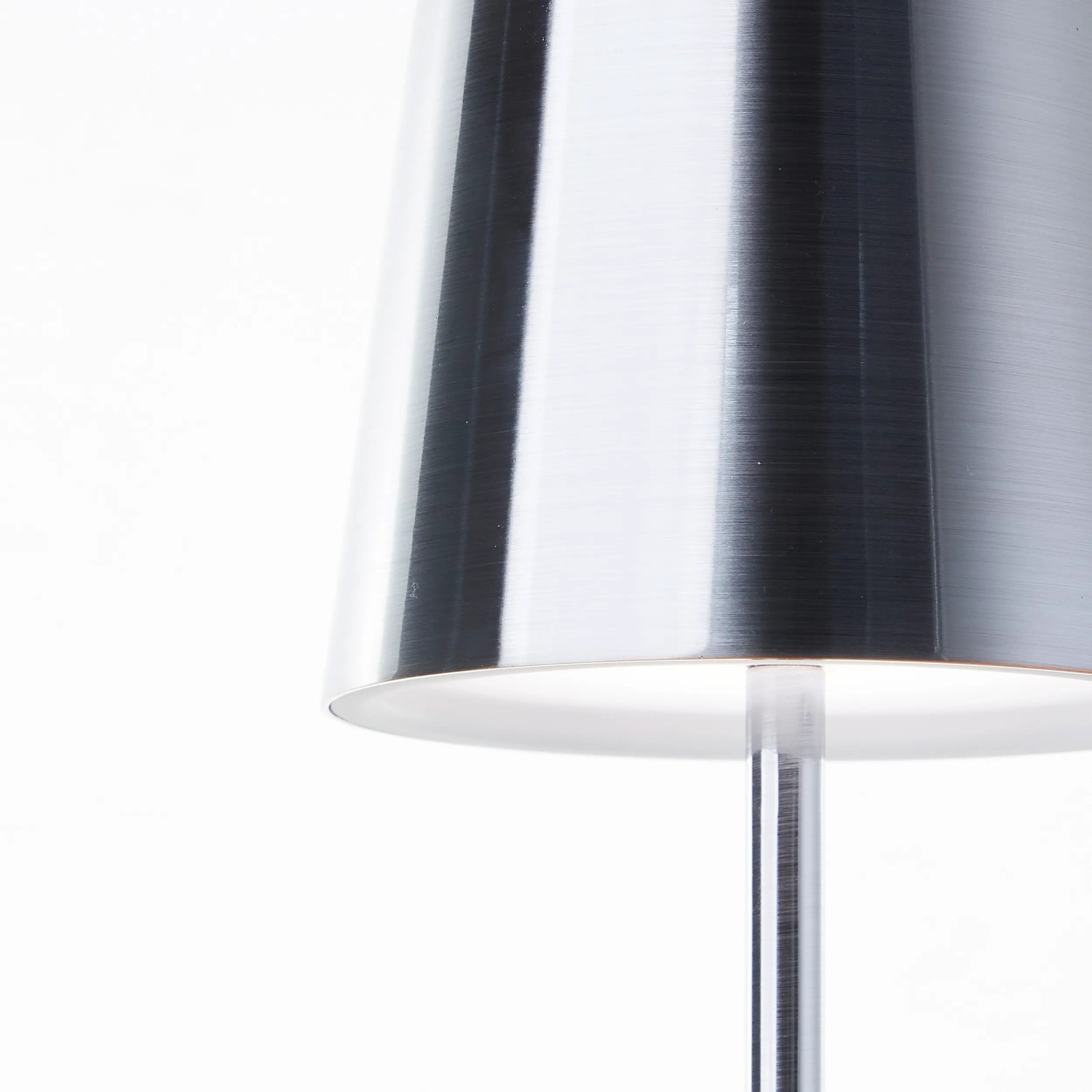 Brilliant Akku-Tischleuchte Xaana, gebürstetes Alu. LED-Tischlampe, dimmbar, für Innen & Außen.