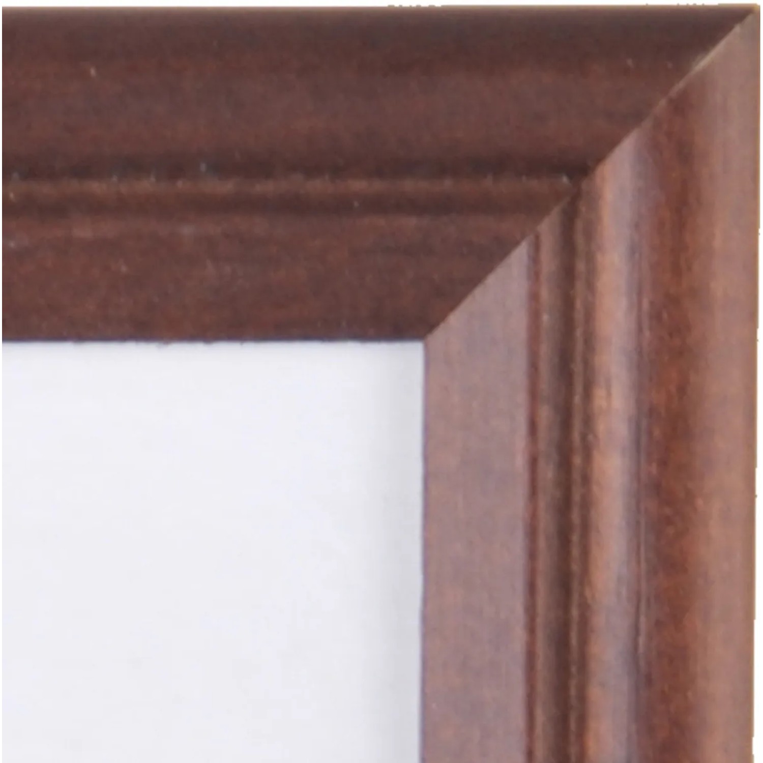 Detailansicht: Gerillter Holzbilderrahmen in Mahagoni, 13x18 cm.