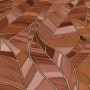 Erismann Vliestapete Elle Decoration 4 Serenade Terracotta mit stilisierten Blättern und goldenen Konturen.