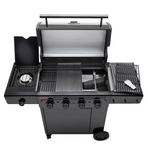 Char-Broil Gasgrill Essential 4 G mit Seitenbrenner, Tru-Infrared Technologie, offener Deckel, Grillroste sichtbar.