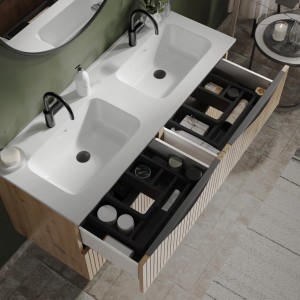 Randal Badmöbel Sakai 120 cm Eiche mit Doppelwaschbecken und offenen Schubladen.