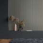 Beige Marburg Vliestapete GZSZ Streifen mit Paneel-Design im Wohnraum.