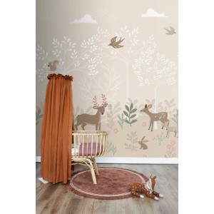 ESTAhome Fototapete Hirsche Beige (250x279cm) im Kinderzimmer mit Babybett und Teppich.