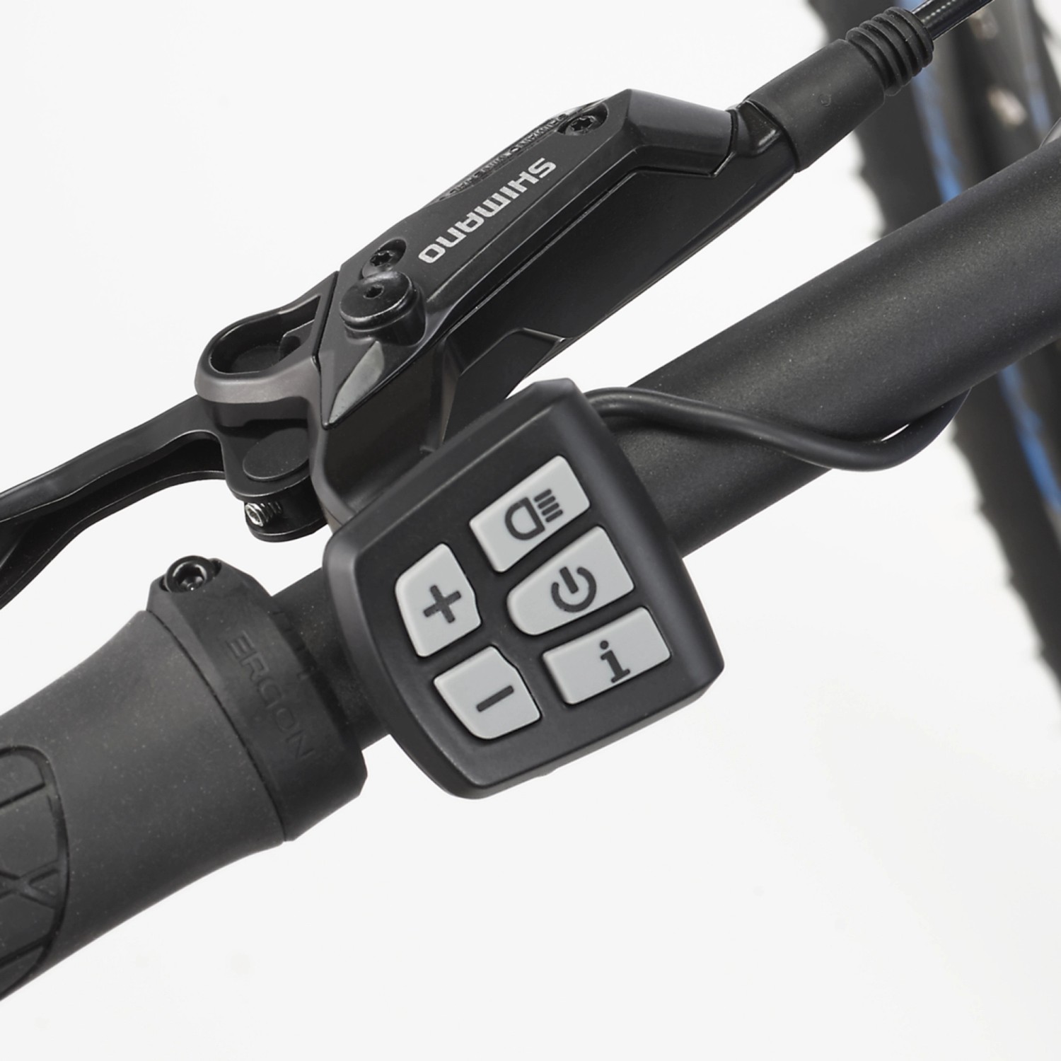Detailaufnahme: Bedienelemente und Shimano Bremse am blauen Fischer E-Bike Montis EM 1862.