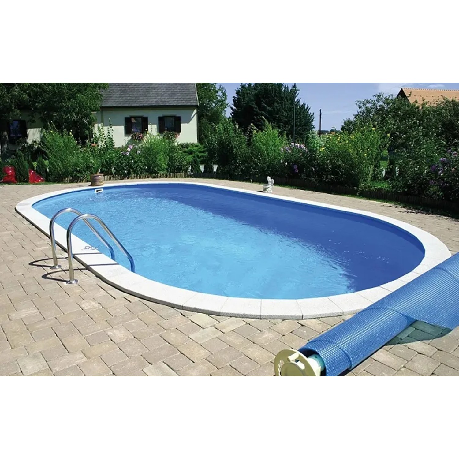 Ovaler Summer Fun Stahlwandpool Formentera (525x320x150 cm) mit Leiter und Poolabdeckung.