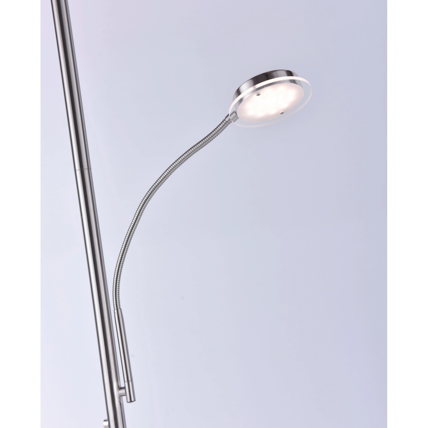 Moderne LED-Stehleuchte Hans Stahl mit flexiblem Lesearm, dimmbarer Fluterkopf.