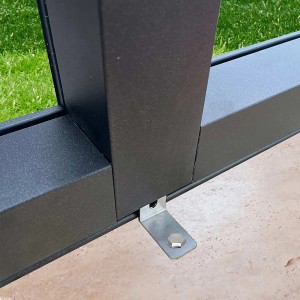 SunElements Innenverkleidung 2.1 schwarz für SunGarden Gewächshäuser, Detailansicht.