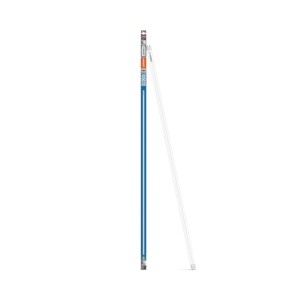 Zwei OSRAM LED Röhren T8: eine in blauer Verpackung, eine kaltweiße Leuchtstofflampe. Helles LED-Licht.