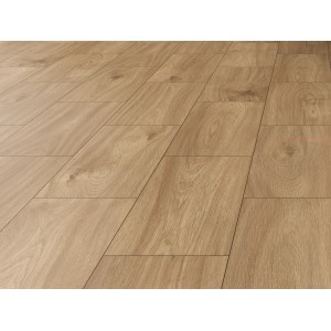 Verlegter Laminatboden ExcellCredenza Oak in Eichenoptik mit Fugen.