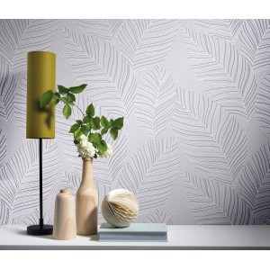 Hellgraue Erismann Vliestapete Paradisio 2 mit Blattmotiv. Dekorative Tapete für Wohnräume im Dschungel-Stil.