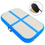 Blaue aufblasbare Gymnastikmatte aus PVC mit grauer Oberfläche und Pumpe für Sport & Fitness.