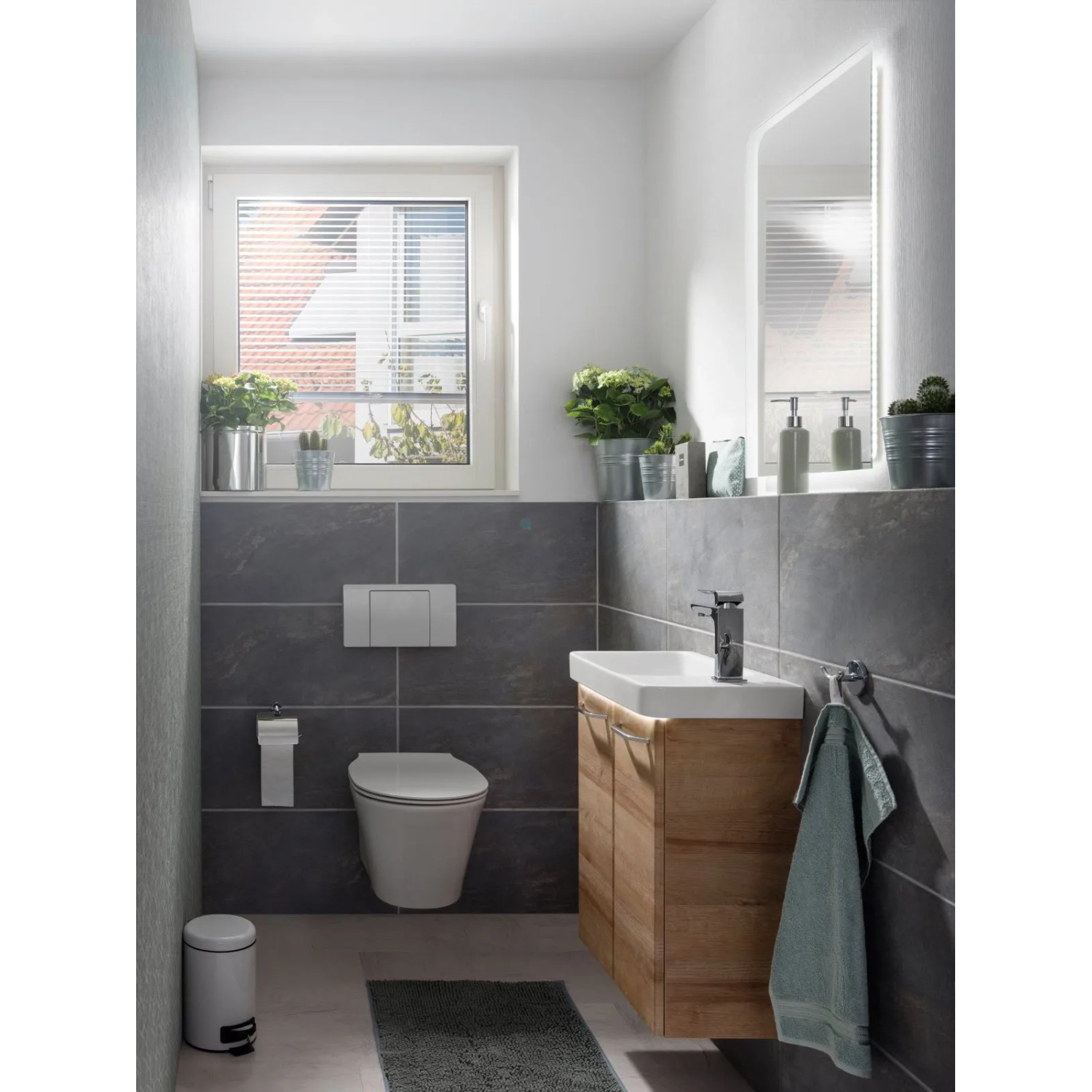 Modernes Bad mit Fackelmann Keramik-Waschbecken Milano, 55 cm, in Weiß. Ideal für Gäste-WC.