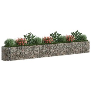 furnicato Gabionen-Hochbeet, verzinkt, 400x50x50 cm, befüllt mit Steinen und bepflanzt.