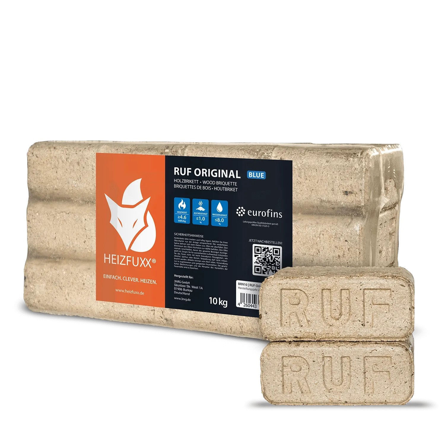 Heizfuxx RUF Original Blue Holzbriketts, 10kg Packung und zwei einzelne, eckige Briketts mit RUF-Prägung.