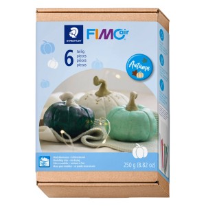 Staedtler FIMOair Bastelset Kürbisse. Karton zeigt drei modellierte, lufttrocknende Kürbisse in Grün, Weiß, Mint. 250g.